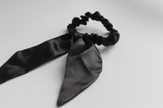 Black Slim Scrunchie +Bunny ears